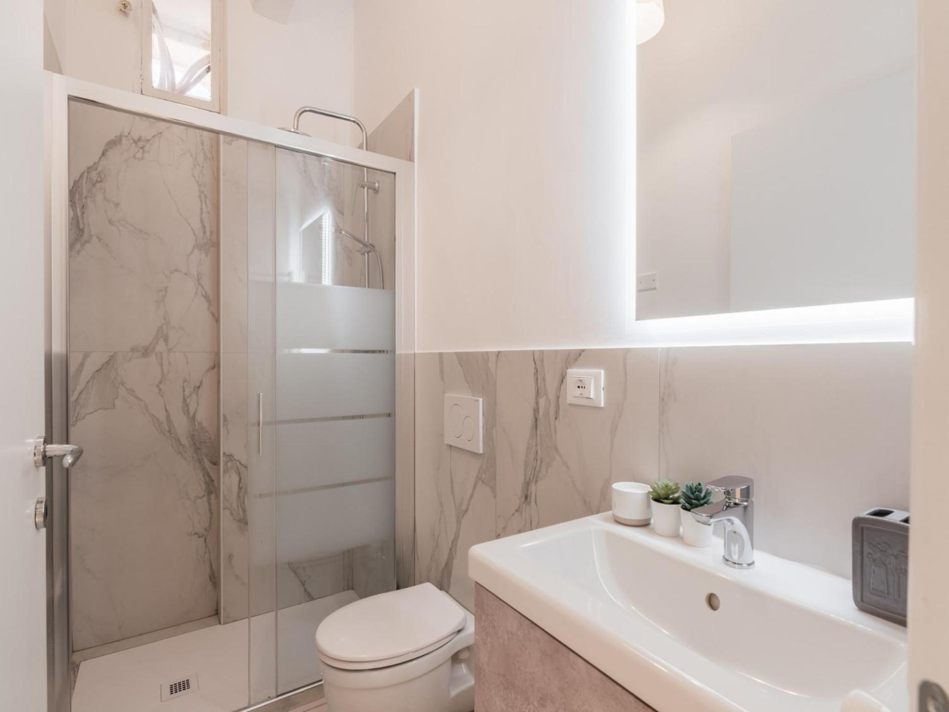 The Best Rent - Spacious One-Bedroom Apartment Near Colosseum Rzym Zewnętrze zdjęcie