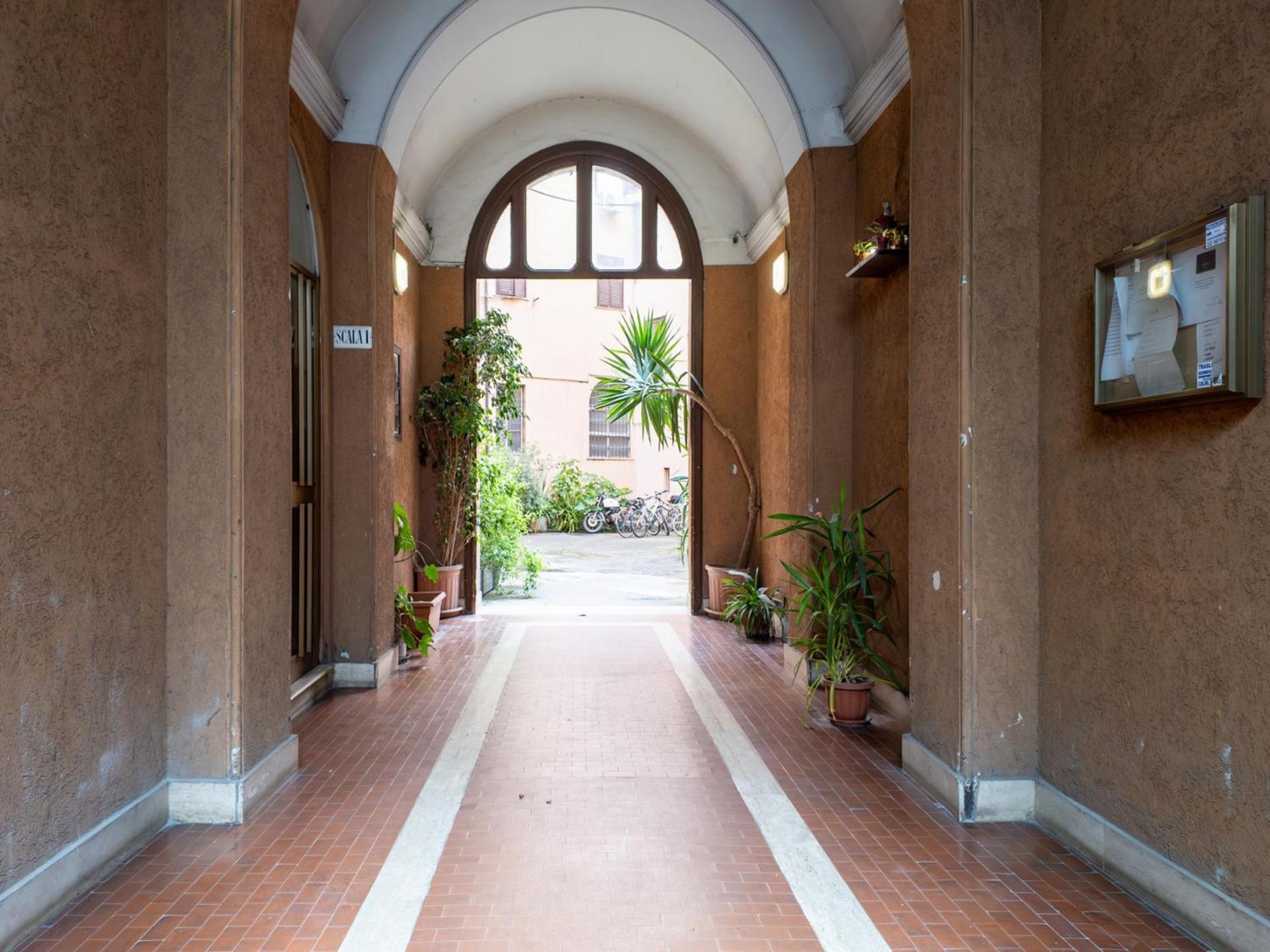 The Best Rent - Spacious One-Bedroom Apartment Near Colosseum Rzym Zewnętrze zdjęcie
